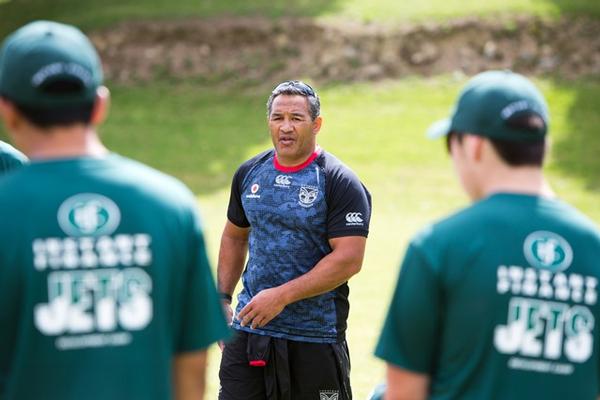 Duane Mann checking out the future of ARL at the 2013 Instant Finance JETS Camp